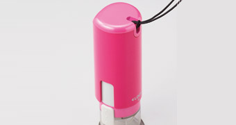 キャップレス9 携帯に便利なストラップ穴付き!